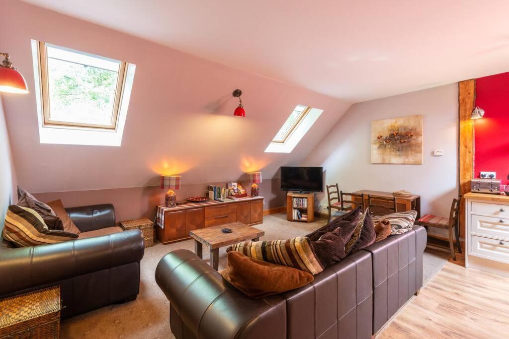 The Beeches Studio, Highlands Of Scotland นิวตันมอร์ ภายนอก รูปภาพ