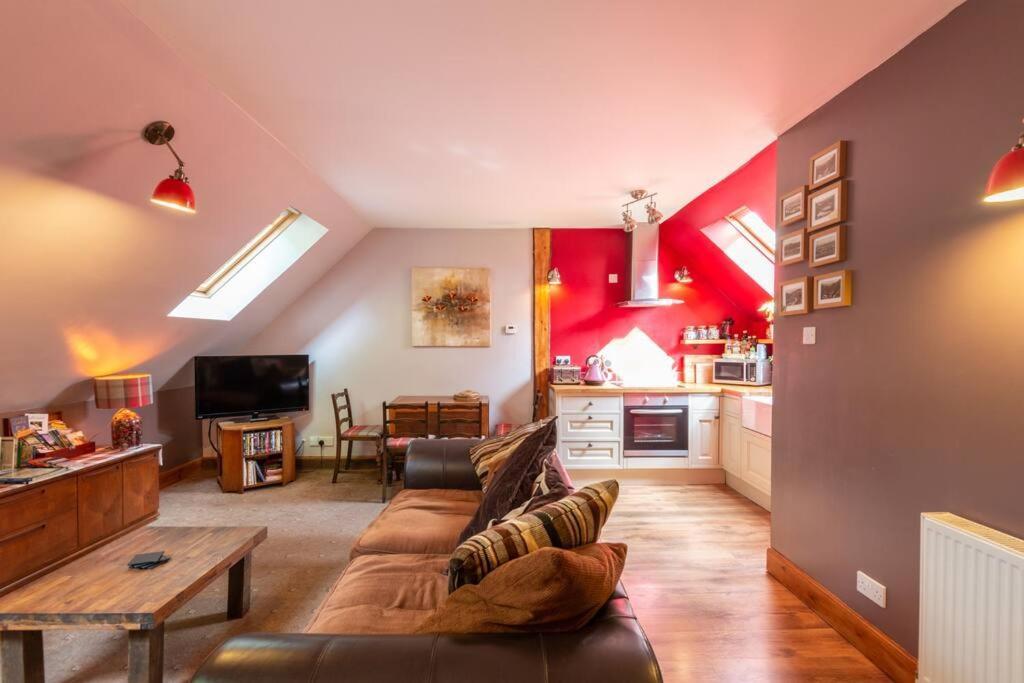 The Beeches Studio, Highlands Of Scotland นิวตันมอร์ ภายนอก รูปภาพ